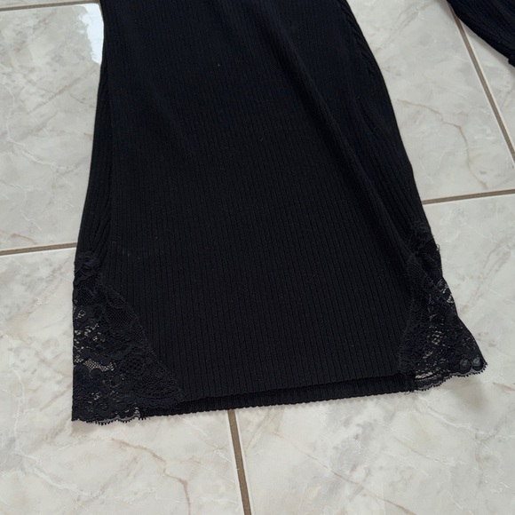 Guess- Black Long Sleeve Dress with Lace! Size L - Picture 3 of 8